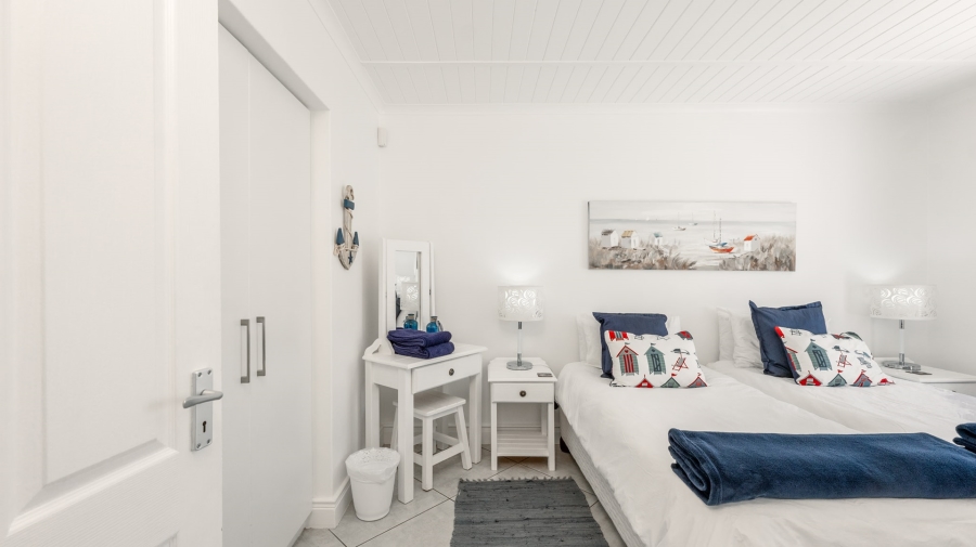 4 Bedroom Property for Sale in Oceanview Heights Western Cape